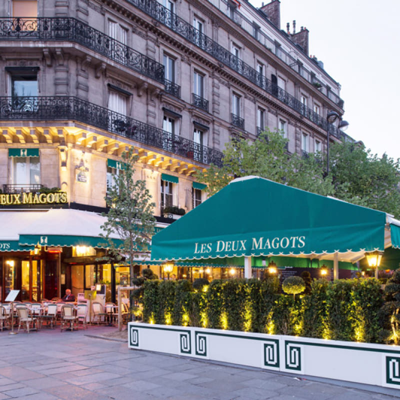 Discover this literary café in Paris, totally unique