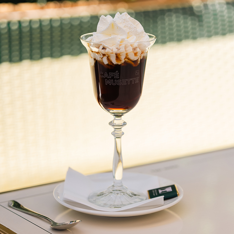 Le Café Musette aux Deux Magots