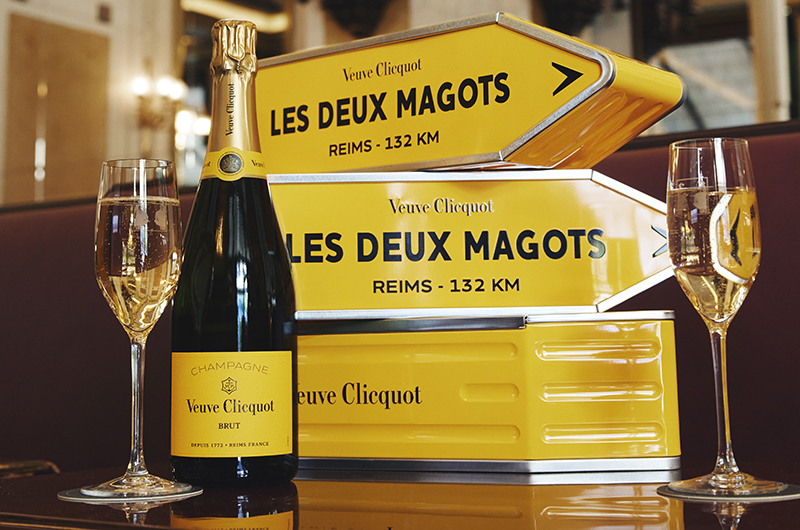 Le coffret Arrow Veuve Clicquot x Les Deux Magots