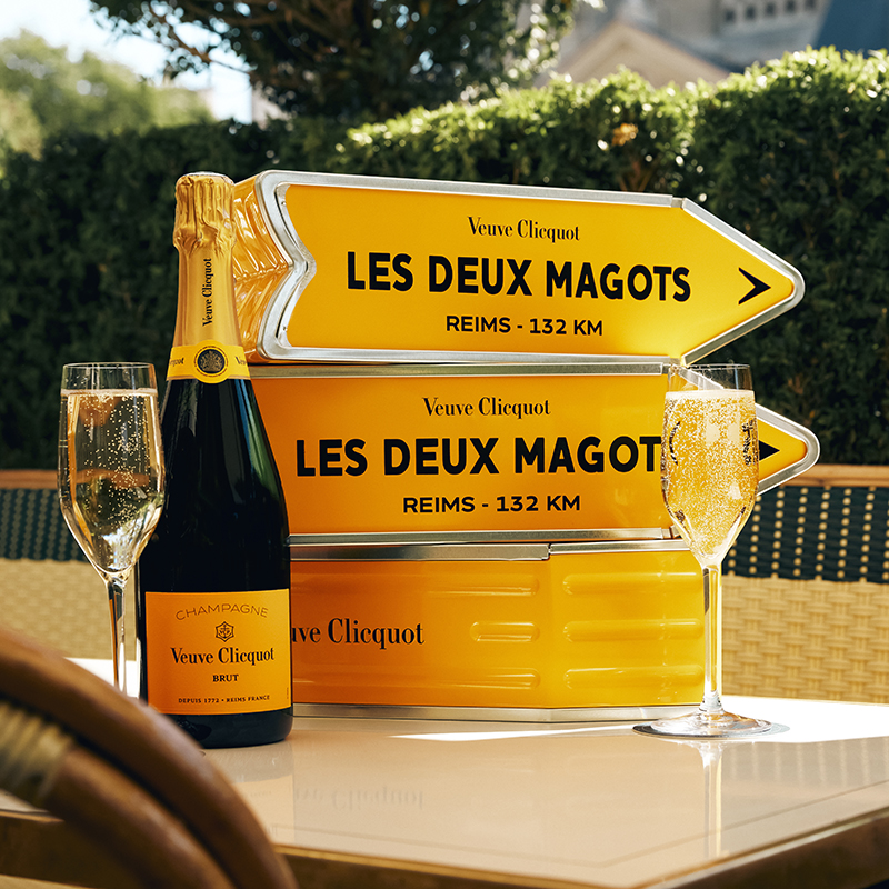 Le coffret Arrow Veuve Clicquot x Les Deux Magots